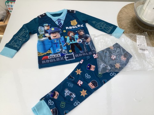Roblox boys glow in - -,